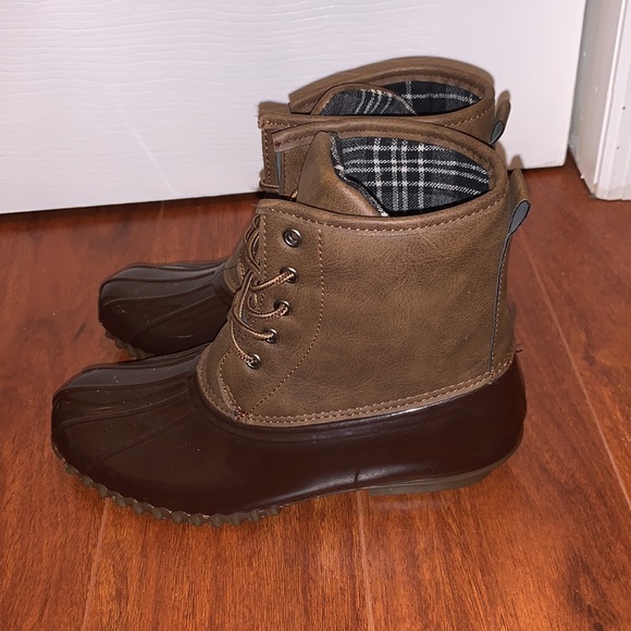 Duck Boots - Picture 2 of 5